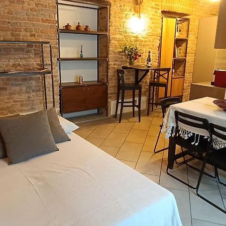 Piazza Statuto-Appartamento Tra Le Mura A-C E Wi-Fi Asti Eksteriør bilde