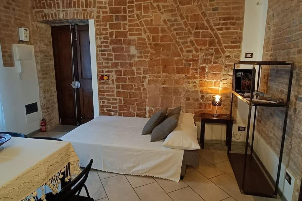 Piazza Statuto-Appartamento Tra Le Mura A-C E Wi-Fi Asti Eksteriør bilde