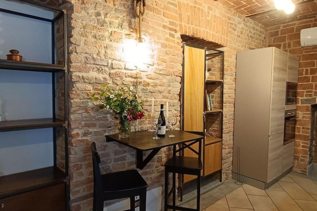 Piazza Statuto-Appartamento Tra Le Mura A-C E Wi-Fi Asti Eksteriør bilde
